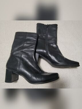 Black Leather Mid-Calf Block Heel Boots Size 7.5